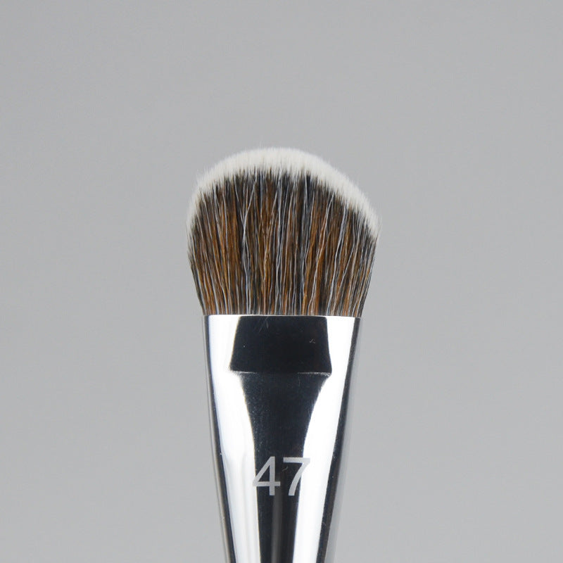 Women's Fashion Slope-shaped Makeup Brush